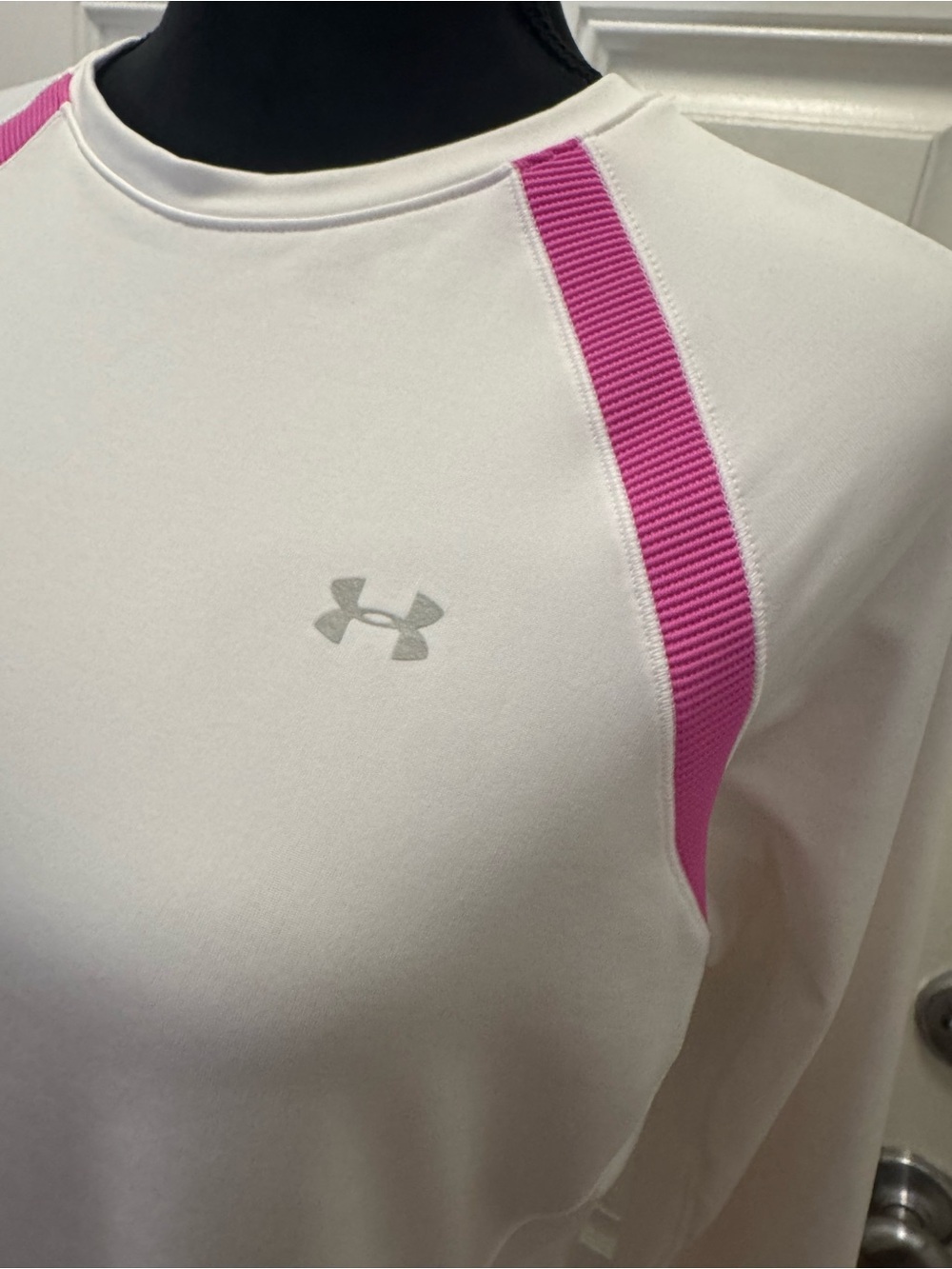 Under Armour White Long-Sleeve Performance Tee with Pink Shoulder Accents 0457 - Picture 2 of 6